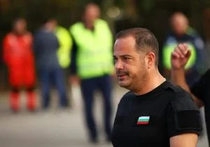 Калин Стоянов се появи на организирания протест в негова подкрепа