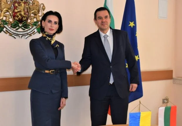 Никола Стоянов и украинският посланик Олеся Илашчук