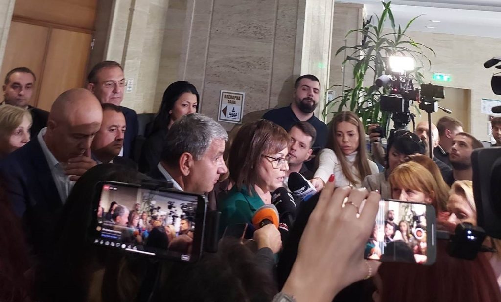 За Нинова е удар върху парламентаризма математиката да я спре да внесе втори вот на недоверие 8 нинова