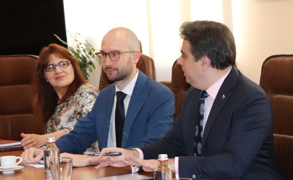 Експерти на МВФ са на посещение в България 8 посещение на Международния валутен фонд МВФ с ръководител Жан Франсоа Дофен в периода 9 15 юни 2023 г