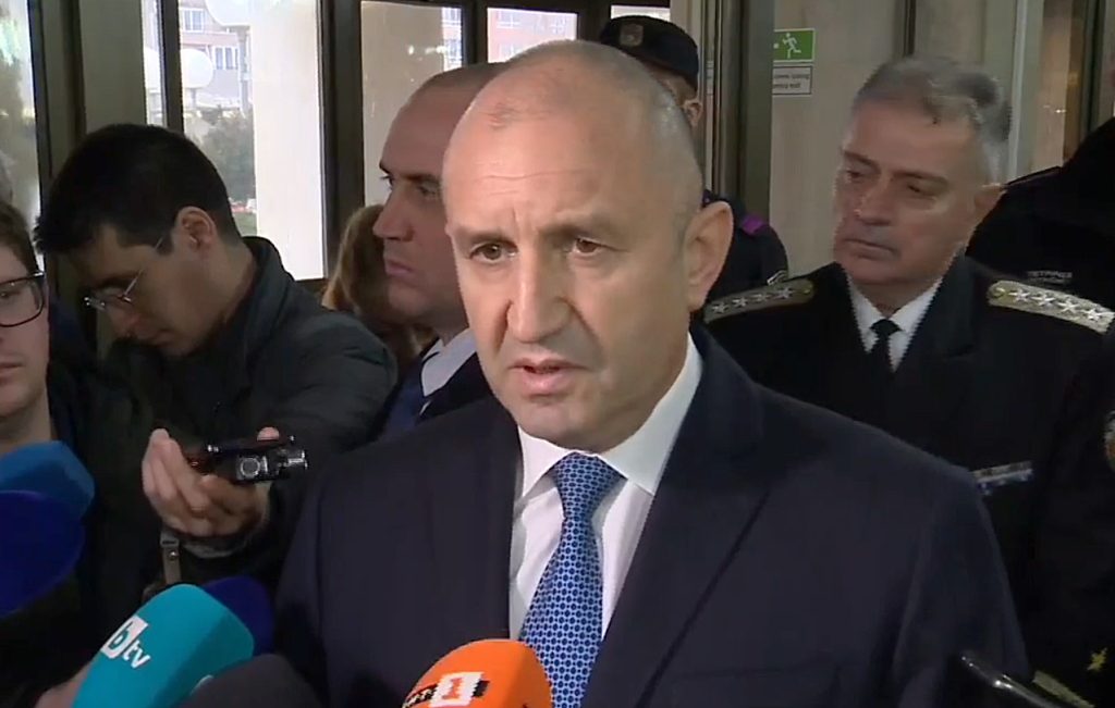 Радев: Декларациите, че няма да изпращаме войски в Украйна, не значат нищо при пряк сблъсък с Русия