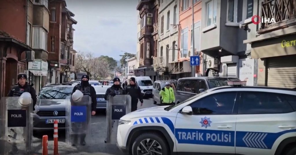 стрелба в католическа църква в Истанбул