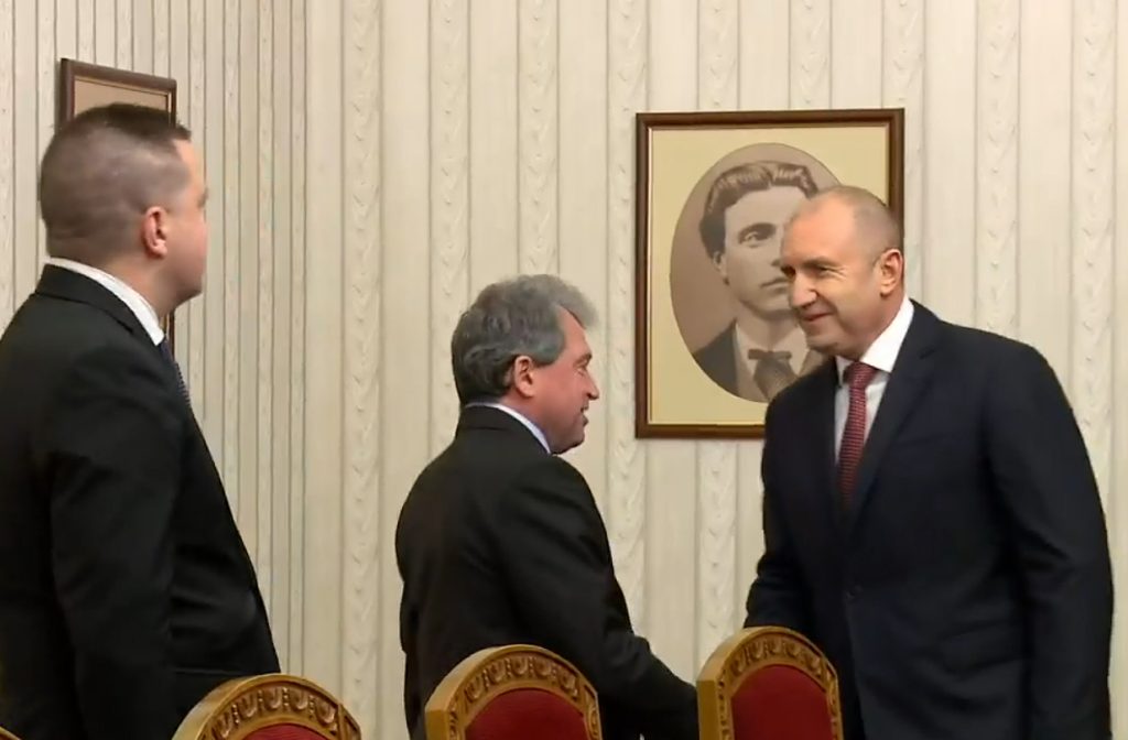 Консултациите за кабинет при президента Румен Радев приключват утре