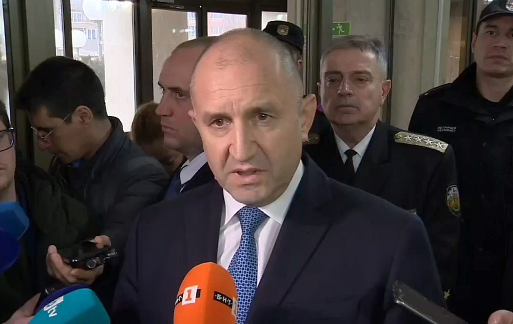 Радев отчете, че разговорите за служебен премиер вървят конструктивно, но изборът е ограничен
