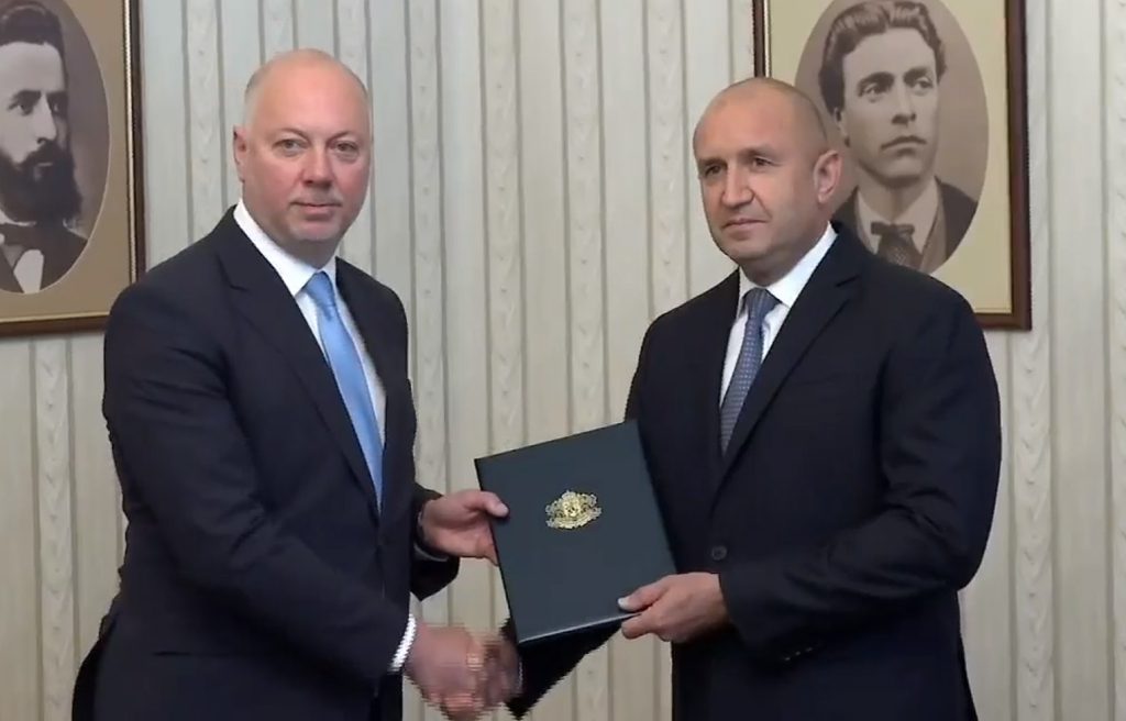 Президентът Румен Радев връчва първия проучвателен мандат на ГЕРБ