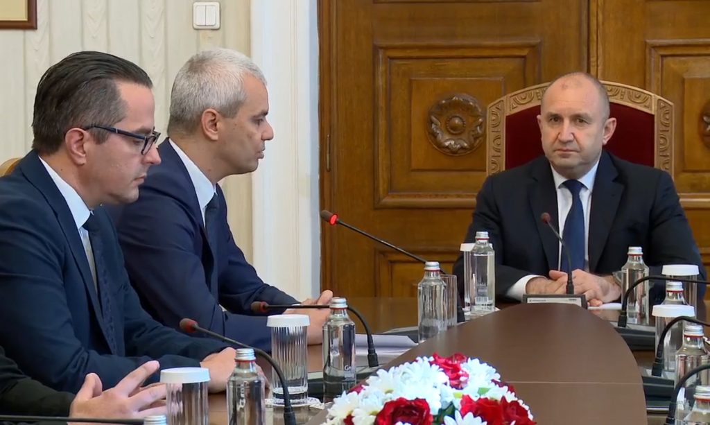 От "Възраждане" отново заявиха готовност да управляват 6 Президентство консултации Възраждане Румен Радев Костадин Костадинов