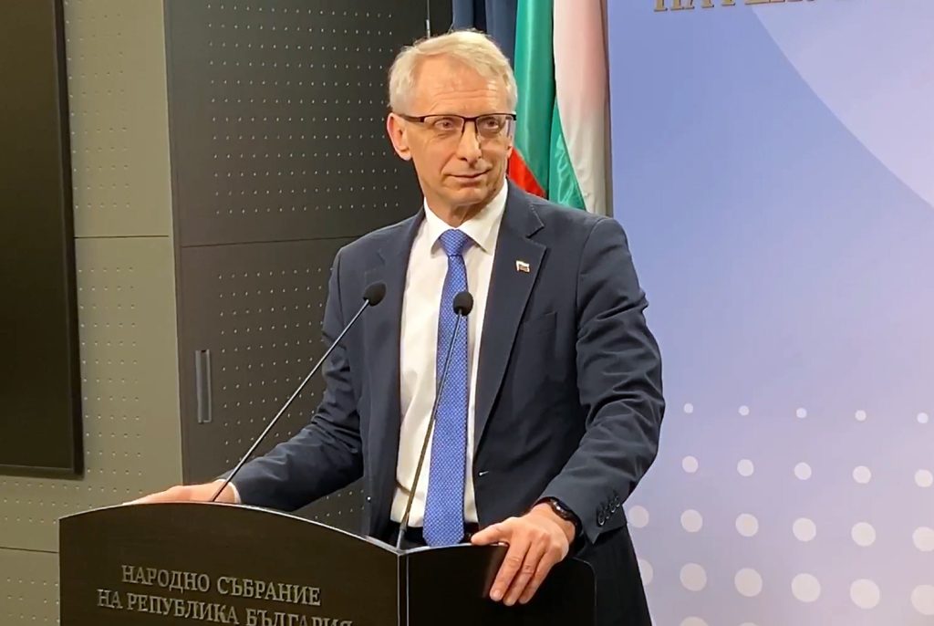 ПП-ДБ недоволни, че служебният премиер Димитър Главчев няма присъства на изслушването в НС