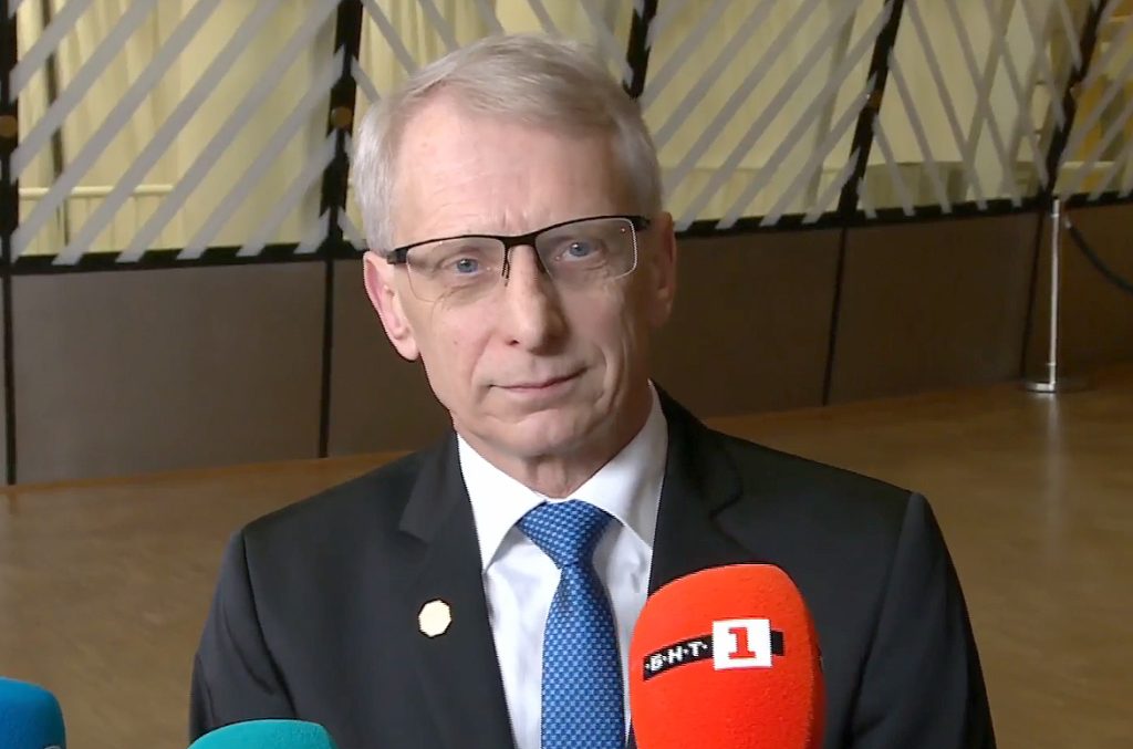 Предишното правителство падна, защото ГЕРБ и ДПС искаха да спечелят властта, заяви Денков